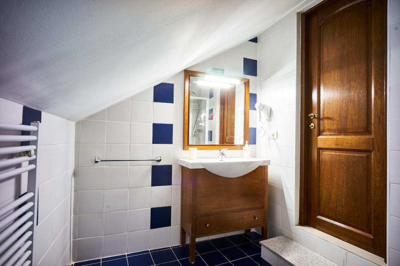Cozy Attic Room V Бухарест Екстер'єр фото